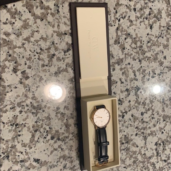Never worn Daniel Wellington watch ❤️?